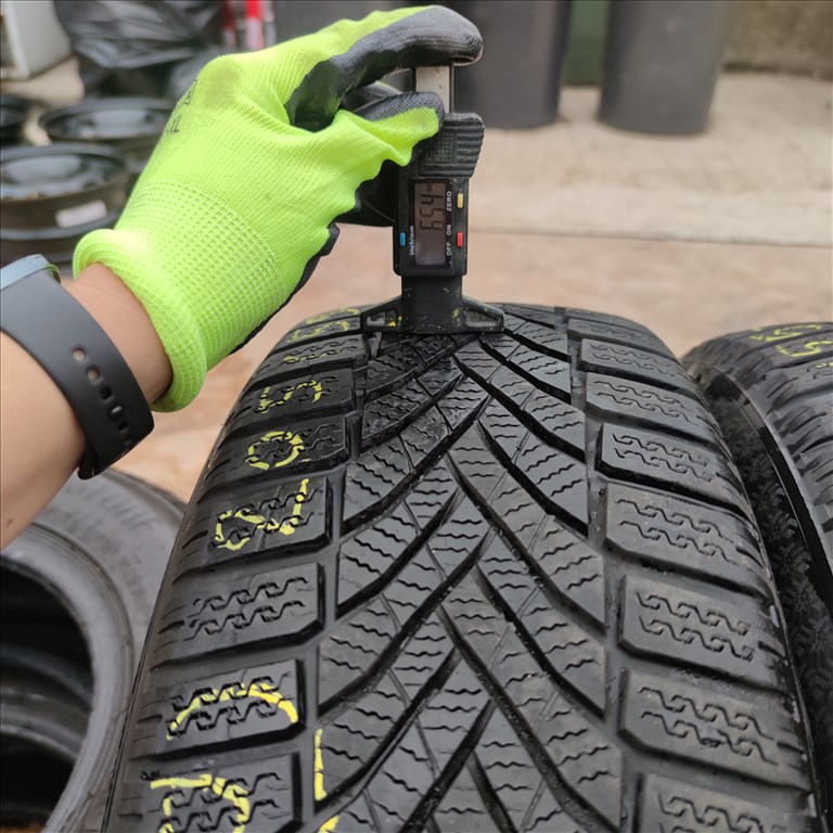  205/55 R16 Falken téli gumi 70000ft a 4db/190/ 1. kép