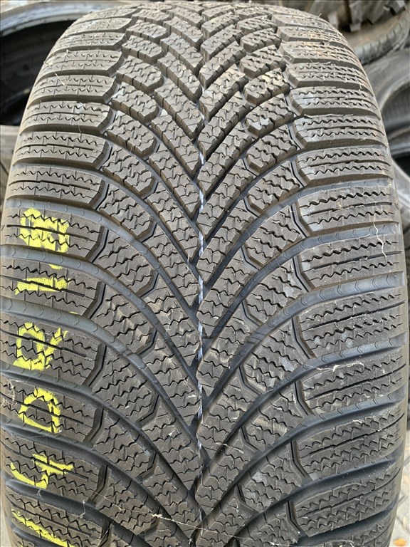  225/4018" újszerű Bridgestone téli gumi  3. kép