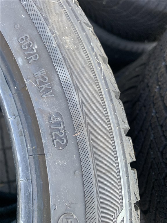  225/4517" újszerű Barum téli gumi  3. kép