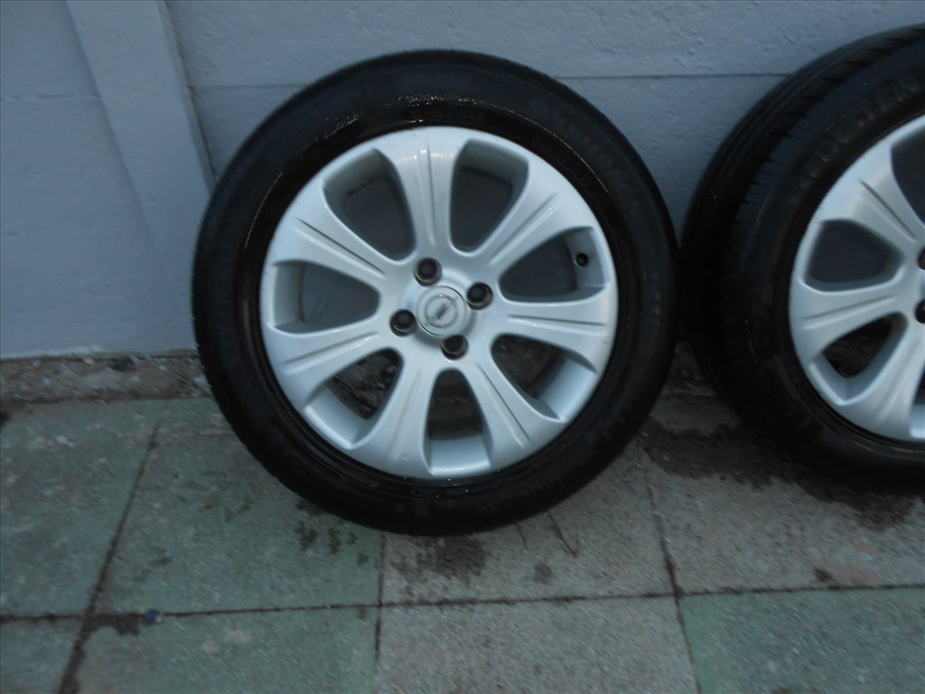  4x100 lyukosztású 16" újszerű (gyári felni) alufelni, rajta 205/55 újszerű Vredestein nyári  4. kép