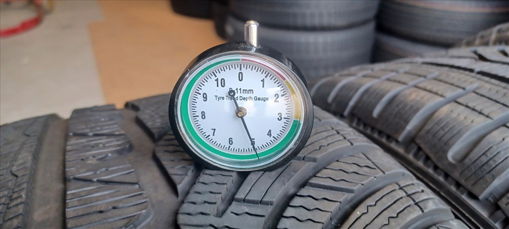 Defekttűrő Michelin Pilot Alpin 245/45 R18 téli gumik 4db 3. kép