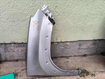 Toyota Yaris Cross (XP210) Jobb első Sárvédő