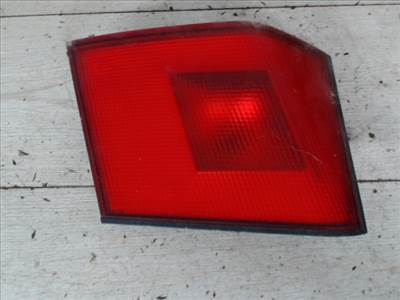 MITSUBISHI CARISMA 99.08- Bal belső hátsó lámpa
