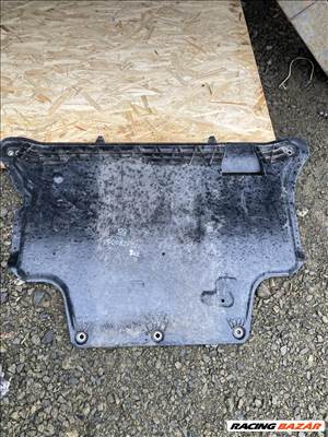 Volkswagen Passat B8 alsó motorburkolat 3Q0825901