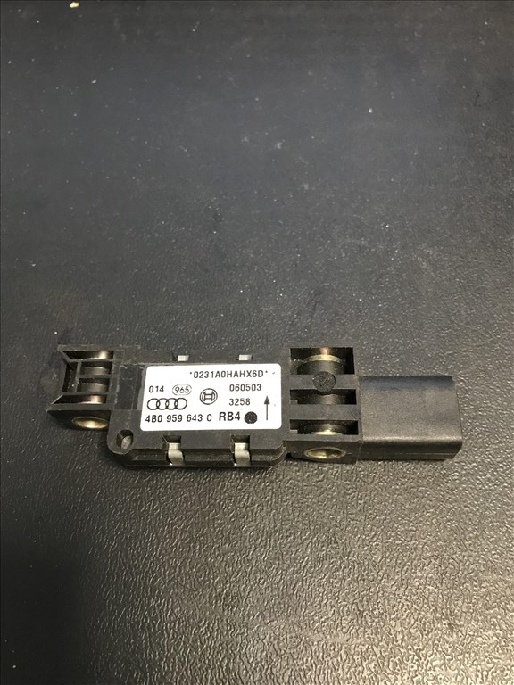 Audi A3 (8P) ütközés érzékelő 4b0959643c 1. kép