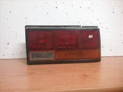 Nissan Bluebird (U11) NISSAN BLUEBIRD Jobb Hátsó Lámpa