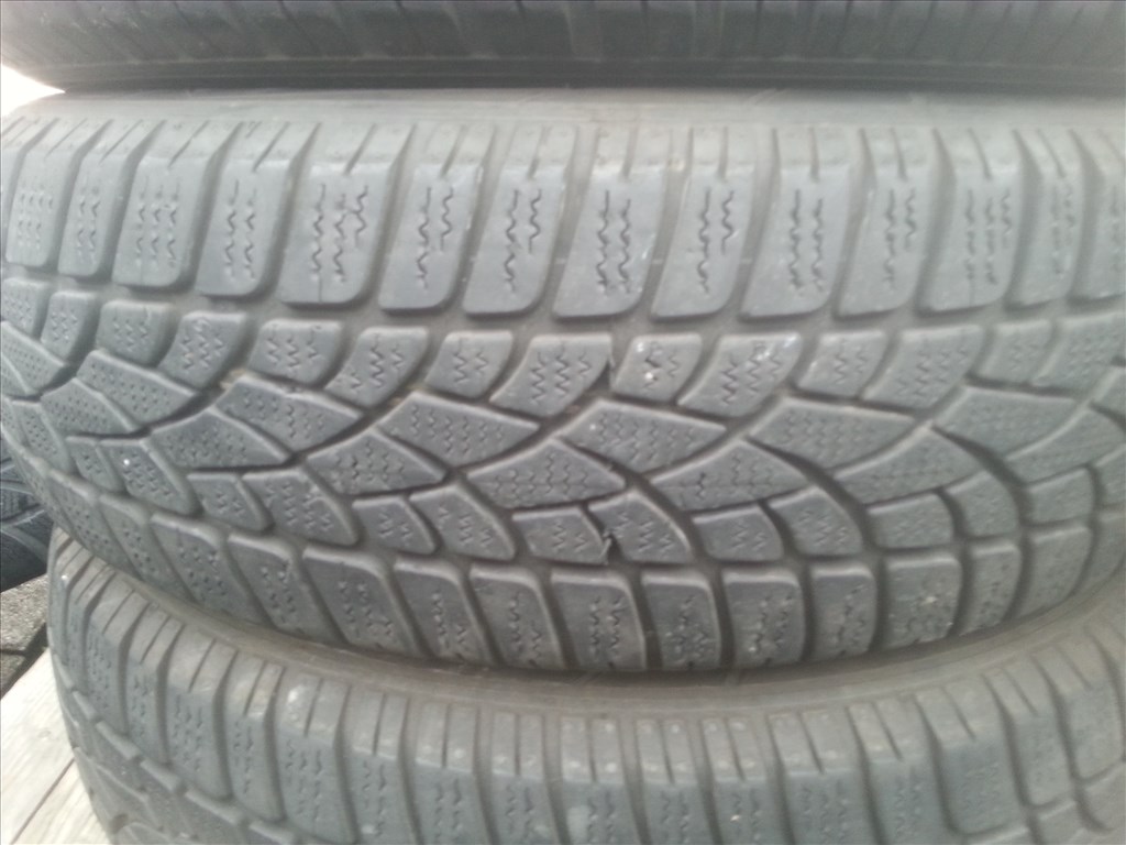  175/60R16 Dunlop defekttűrő téli gumi garnitúra 3. kép