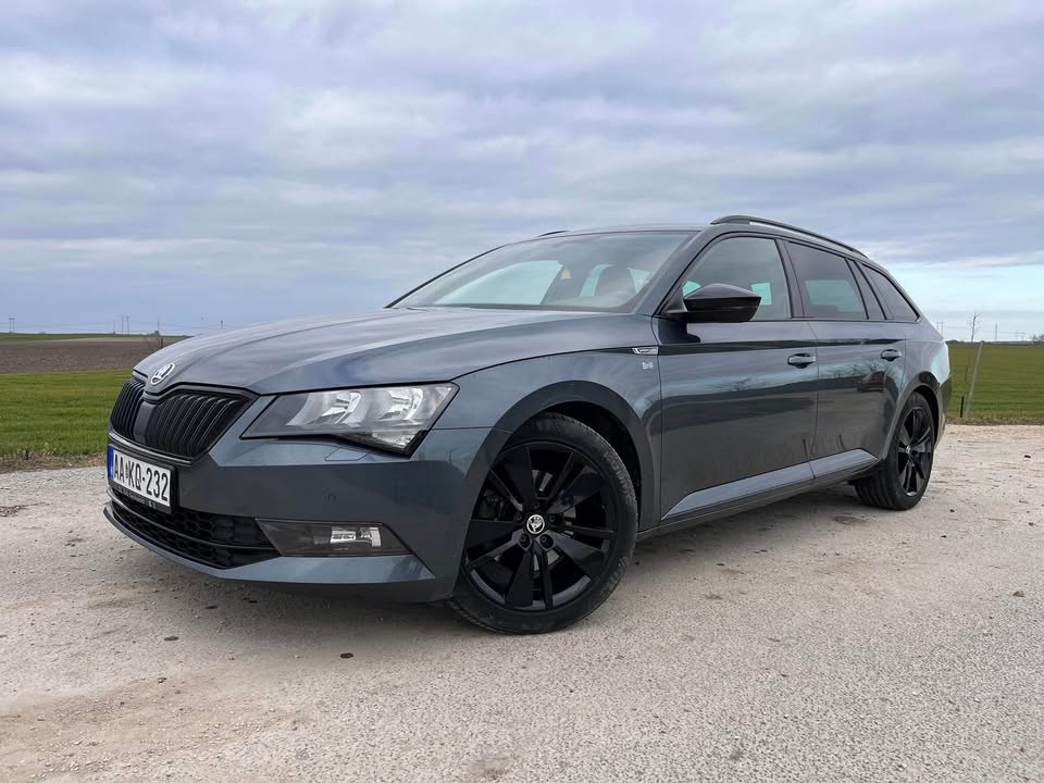  5x112 lyukosztású 18" használt alufelni, rajta 235/45 újszerű Kumho nyári gumi gumi  6. kép