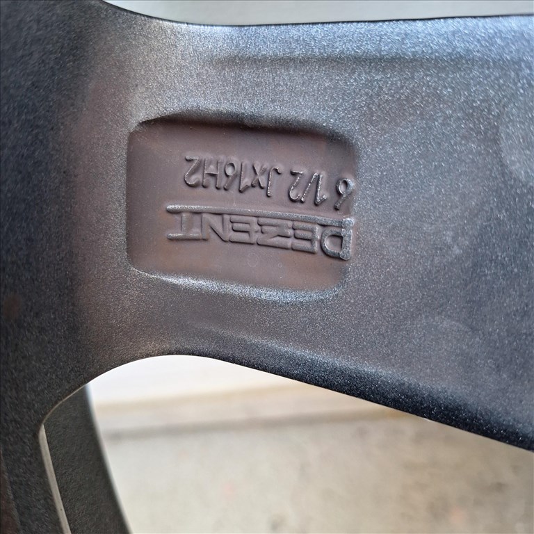 Dezent alufelni 5x108 lyukosztású 6,5J 16" használt  (Opel Combo 2020) 4. kép