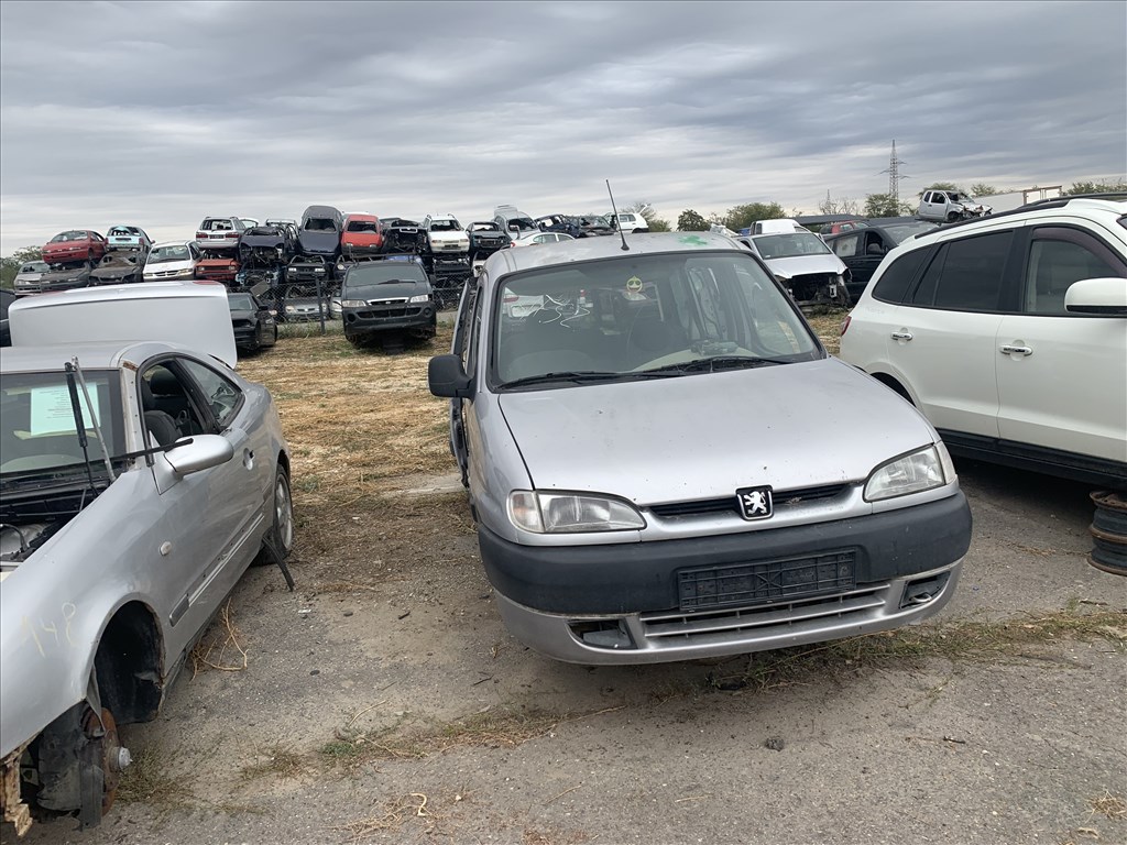Peugeot Partner bontott alkatrészei 1. kép