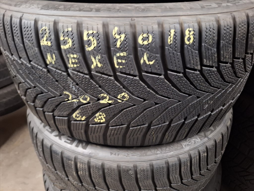  255/40/18"  Nexen téli gumi  1. kép