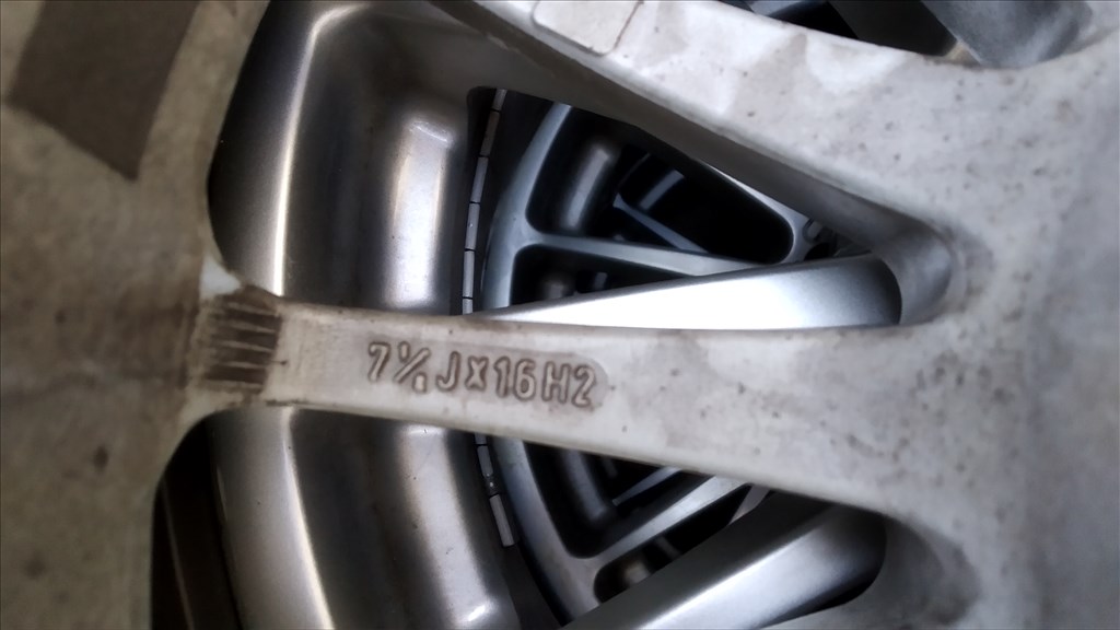  5x120 lyukosztású 7,5JJ 16" használt OZ Racing alufelni 2. kép