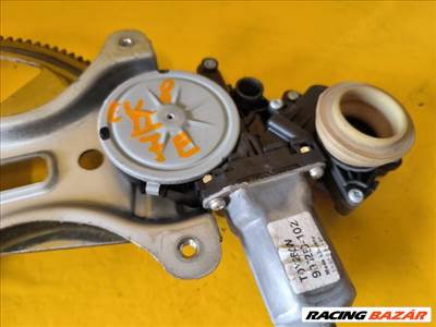 Toyota Corolla Verso (AR10) Jobb első Ablakemelő Motor 698100f010