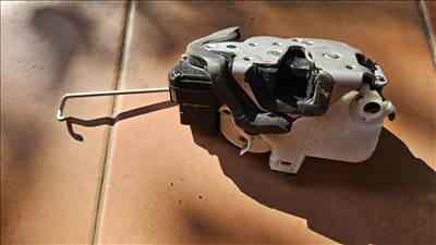 Opel Mokka Jobb első ajtózár 