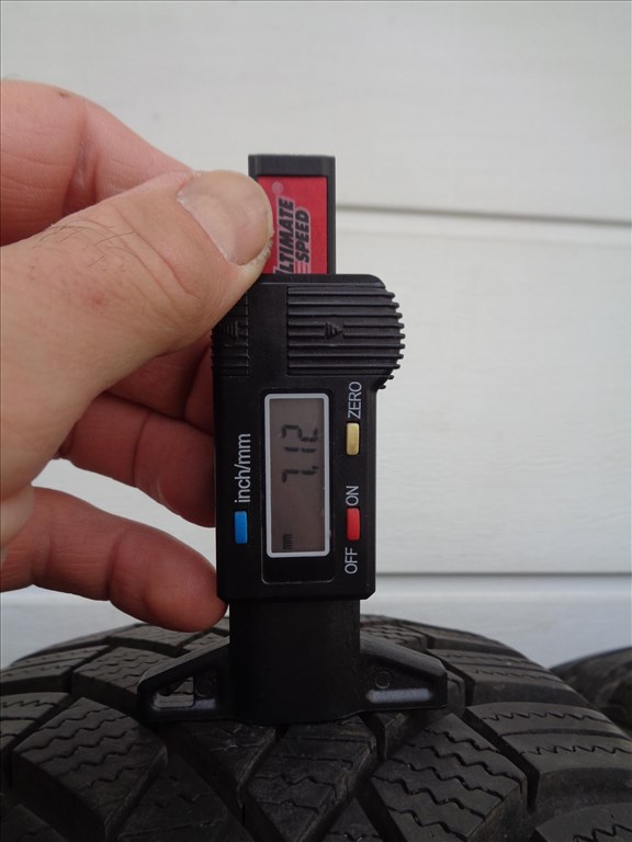 Hankook, Nexen 195/60R16 téli gumi 2-2db újszerűen eladó. 4. kép