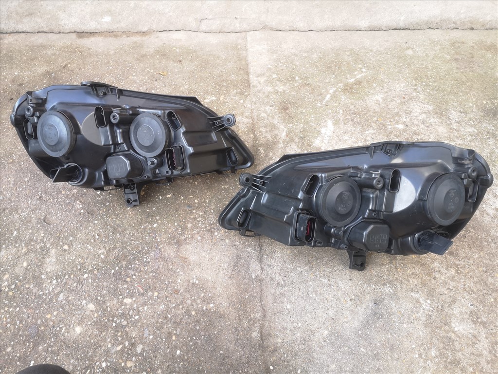 Volkswagen Polo gyári első fényszóró pár 11. kép