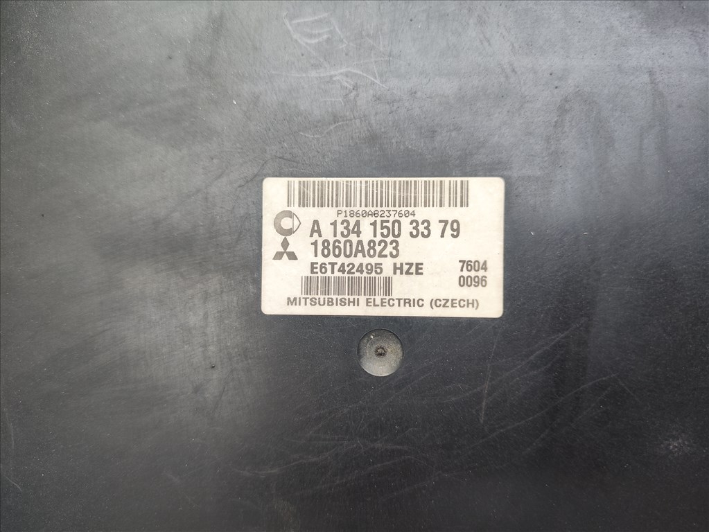 Mitsubishi Colt V 1.1 motorvezérlő  1860a823 a1341503379 2. kép