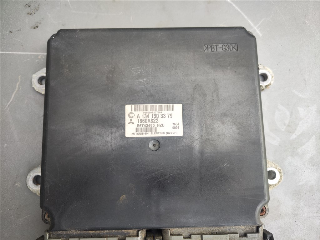 Mitsubishi Colt V 1.1 motorvezérlő  1860a823 a1341503379 3. kép