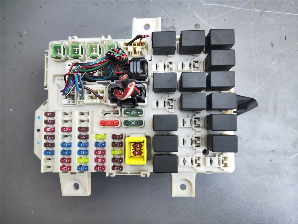 Mitsubishi Colt VI utastér biztosítéktábla  mn108319 8637a171 1. kép