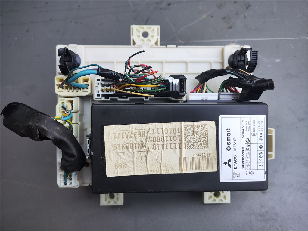 Mitsubishi Colt VI utastér biztosítéktábla  mn108319 8637a171 3. kép