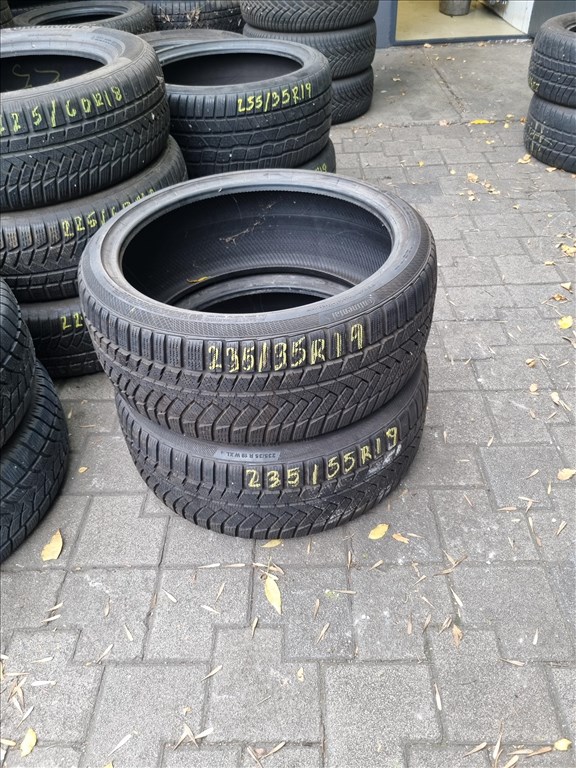  235/3519" újszerű Continental WinterContact TS850P téli gumi 2db  1. kép