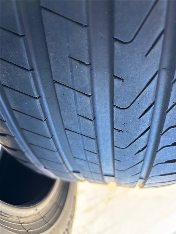  245/4518" használt Michelin nyári gumi gumi 3. kép