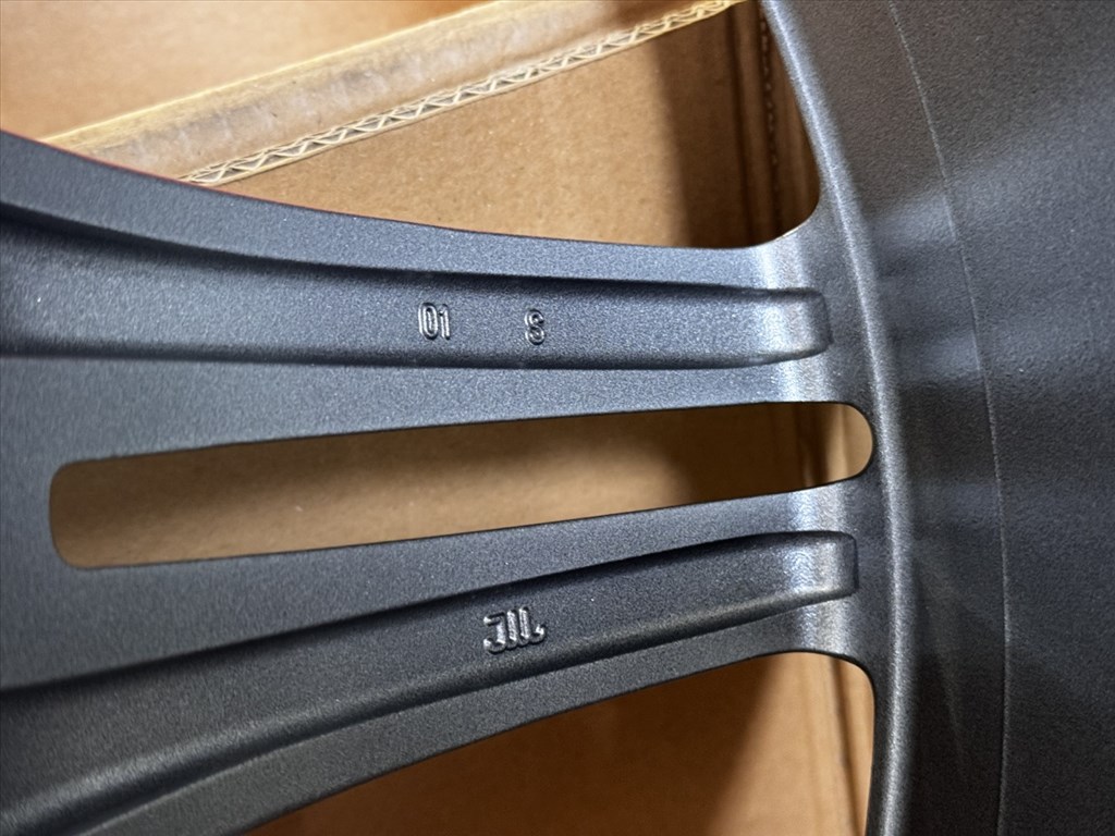 R20 Original Mercedes 12J ET46 - A190 401 1900 / A1904011900 1db felni ...