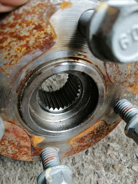 SsangYong Musso Osztómű hátsó kihajtás (KARDÁNTENGELY)  1300031006 5. kép