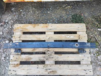 Nissan Qashqai (J10) első lökhárító merevítő