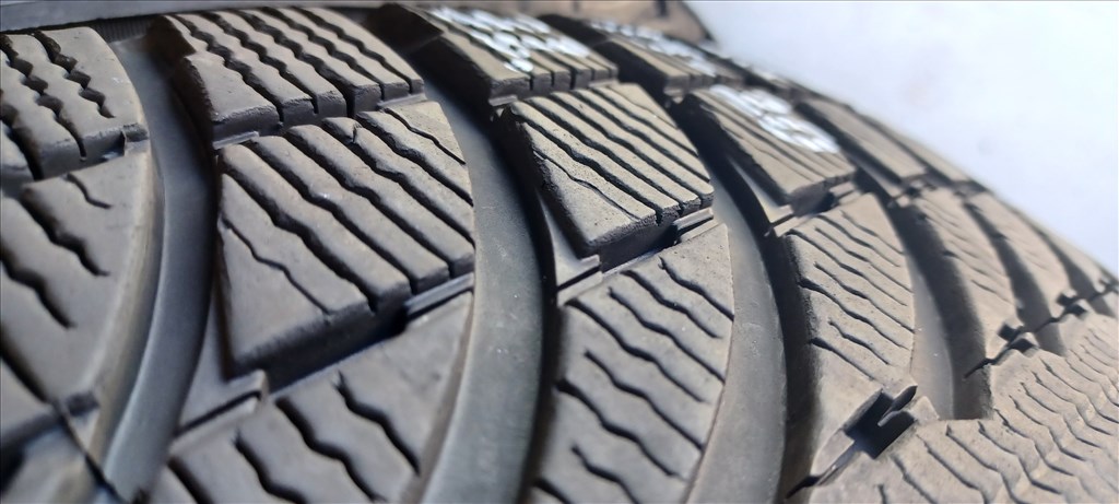  Michelin Latitude Alpin MO 255/45 R20 téli gumik 4db 2. kép