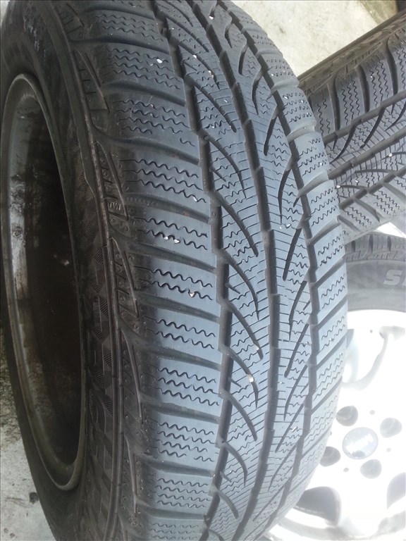  4x100 lyukosztású gyári Mini alufelni, rajta 175/65R15 téli gumi  4. kép