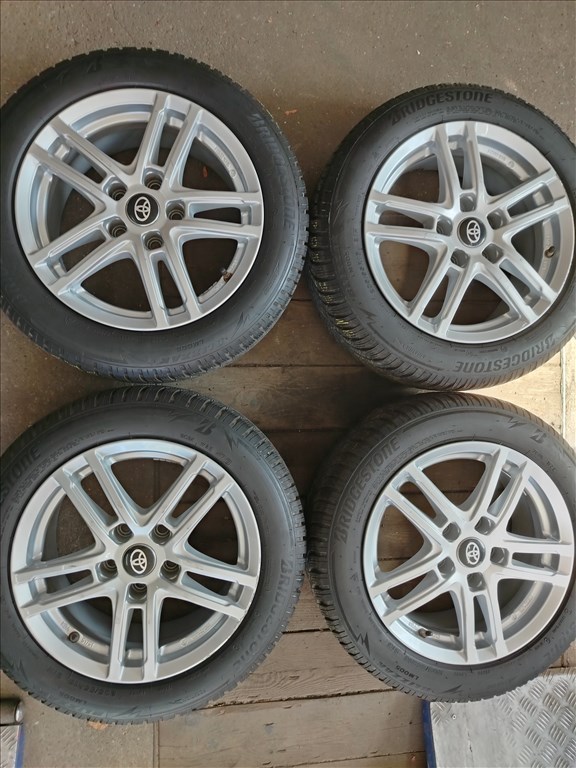  Toyota Auris/Corolla(2018) 5x114.3 16"  alufelni, 205/55r16 Bridgestone téli gumi 1. kép