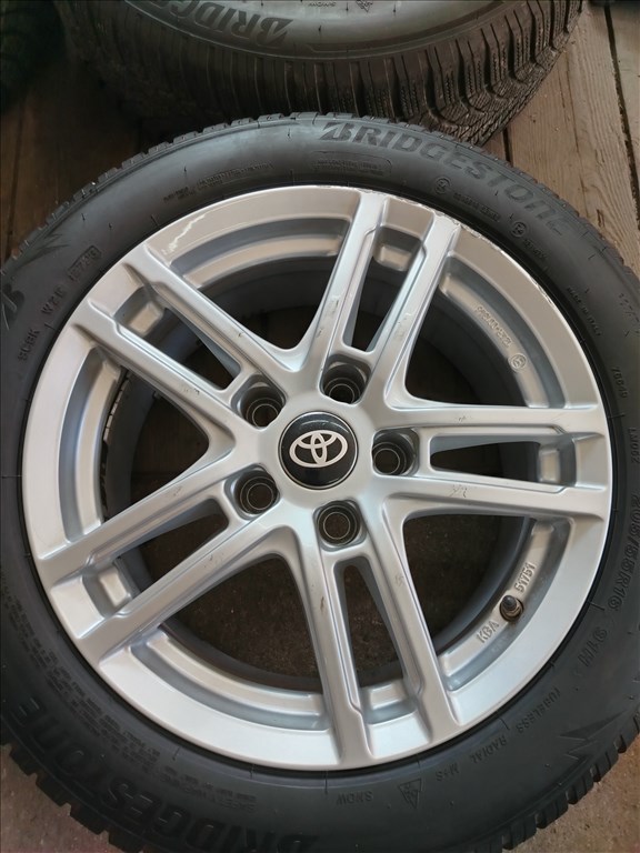  Toyota Auris/Corolla(2018) 5x114.3 16"  alufelni, 205/55r16 Bridgestone téli gumi 2. kép