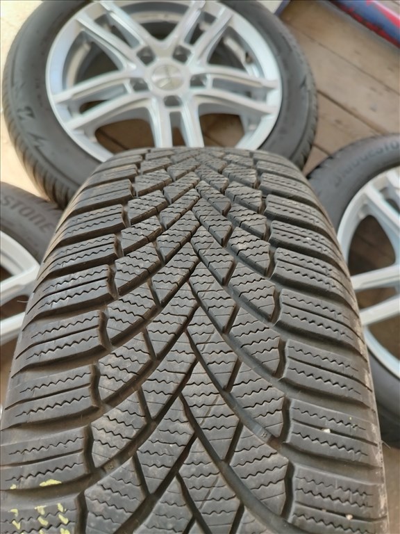  Toyota Auris/Corolla(2018) 5x114.3 16"  alufelni, 205/55r16 Bridgestone téli gumi 8. kép
