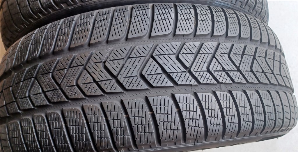 RSC Pirelli Scorpion MOE 235/55 R19 téli gumik 4db 1. kép
