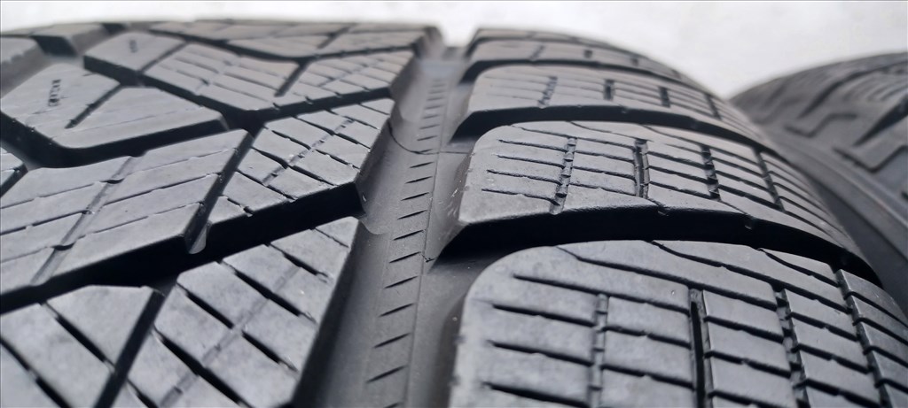 RSC Pirelli Scorpion MOE 235/55 R19 téli gumik 4db 7. kép