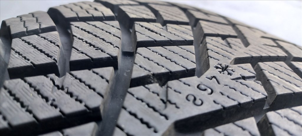 Nokian Hakkapeliitta SUV 235/55 R18 téli gumik 4db.9mm 2. kép