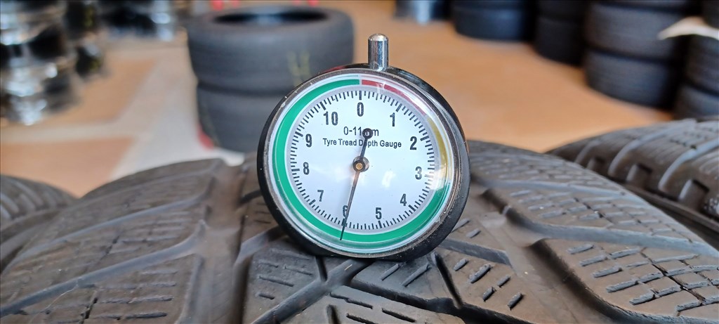  Pirelli Scorpion Winter MO 235/60 R18 téli gumik 2db 3. kép