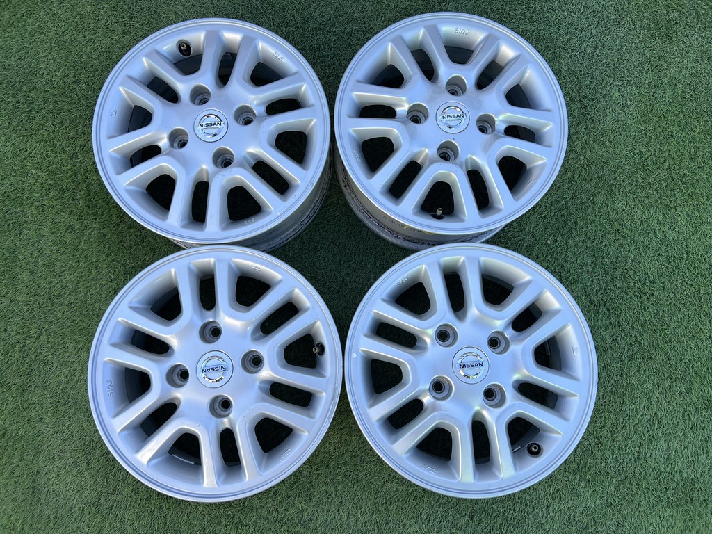 4x114.3 14" Nissan gyári alufelni 5,5Jx14h2 ET45 1. kép