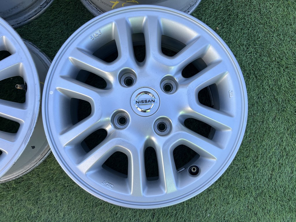 4x114.3 14" Nissan gyári alufelni 5,5Jx14h2 ET45 3. kép