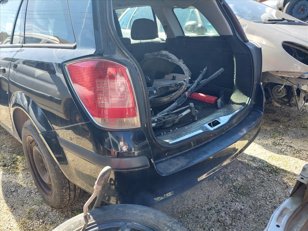 Opel Astra H hátsó lökhárító  1. kép