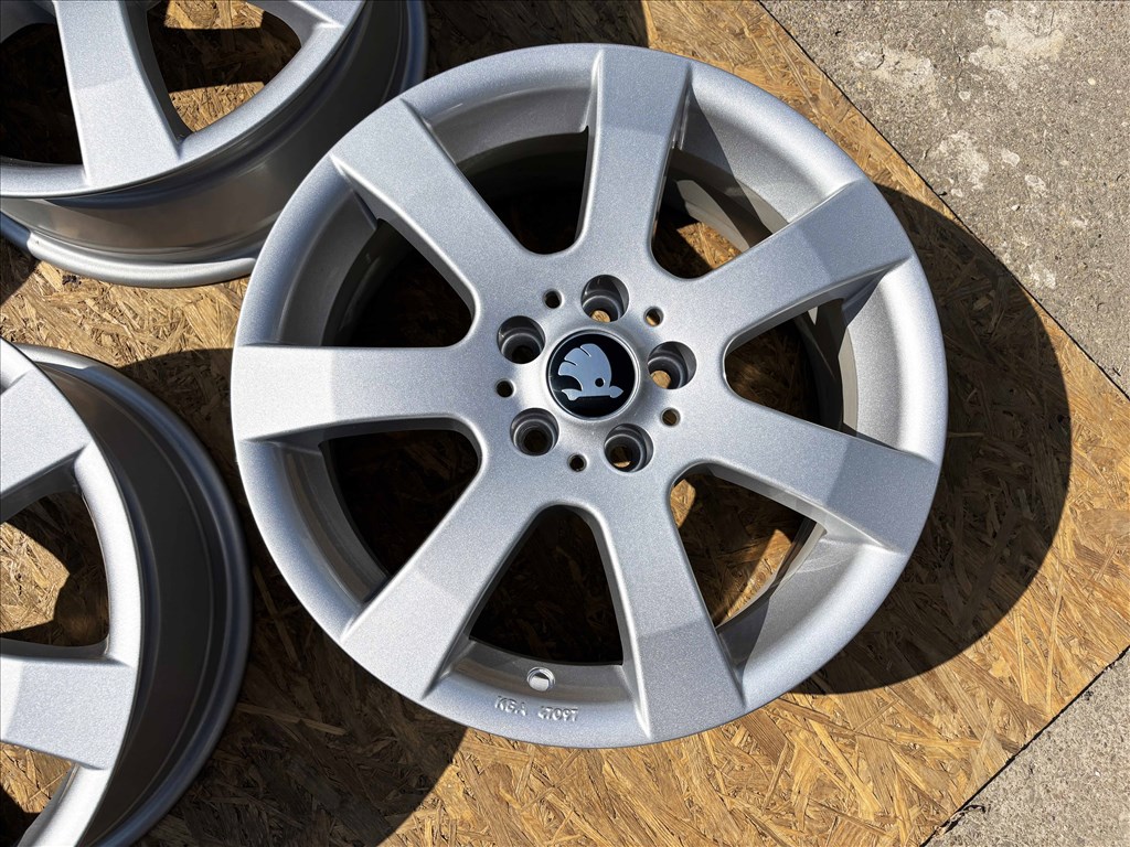 Skoda 16" 5x100 alufelni eladó 16 coll Fabia Rapid Kamiq 2. kép