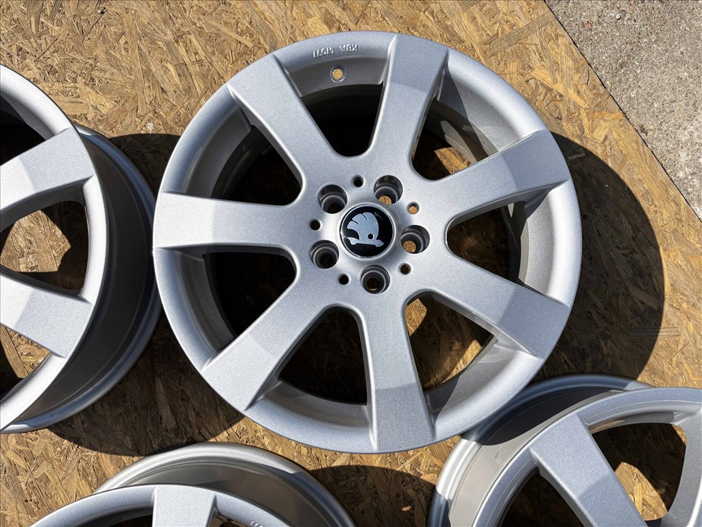 Skoda 16" 5x100 alufelni eladó 16 coll Fabia Rapid Kamiq 4. kép