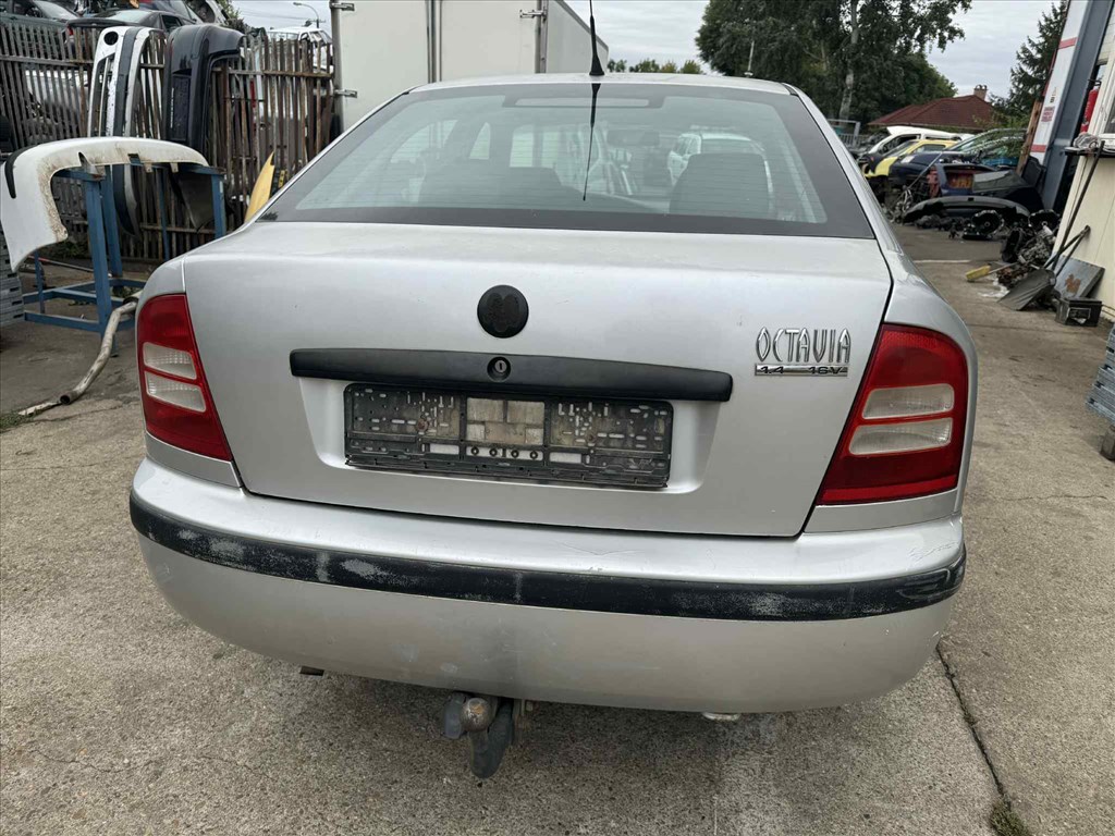 Skoda Octavia I 1.4 -BCA-  bontott alkatrészei 3. kép
