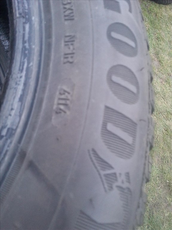  205/60R16 Goodyear Ultragrip9 téli gumi  8. kép