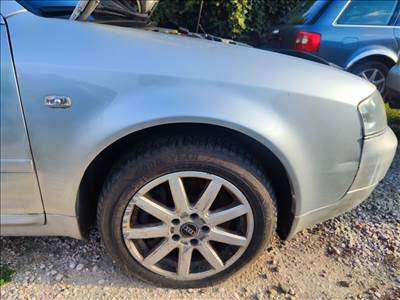 Audi A6 C5 jobb oldali ezüst színű sárvédő 