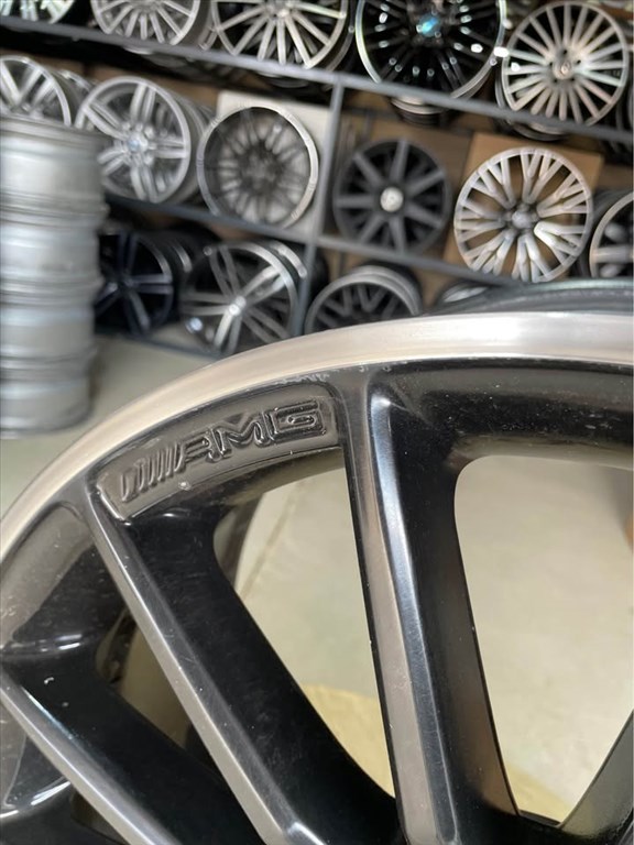 Mercedes Amg gyári cikkszámos 18” alufelni 4. kép
