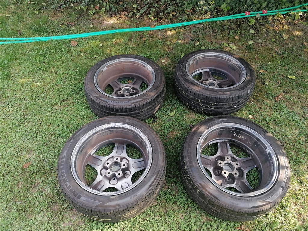  5x112 lyukosztású 17" használt alufelni, rajta 235/45 használt nyári gumi gumi  8. kép