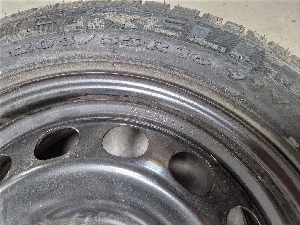 Golf VI pótkerék 5x112 16" , 205/55 Pirelli nyári gumi (23988) 7. kép