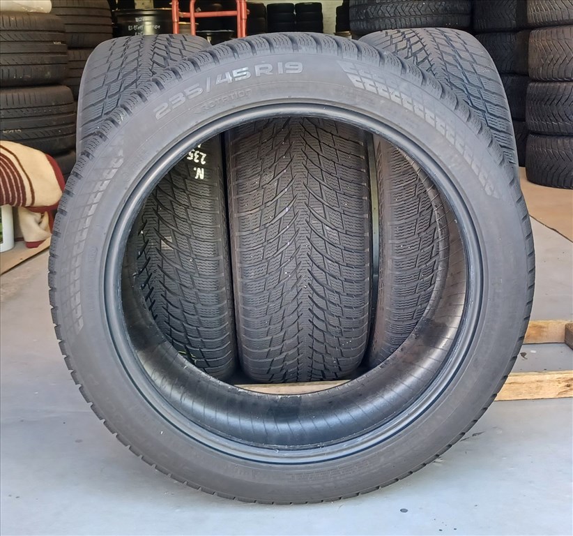  Nokian Hakkapeliitta10 SUV 235/55 R18 téli gumik 4db.9,5mm 3. kép